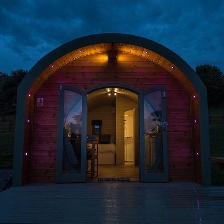 Hidden Wood Glamping And The Hideaway Cabin Warminster Exterior photo